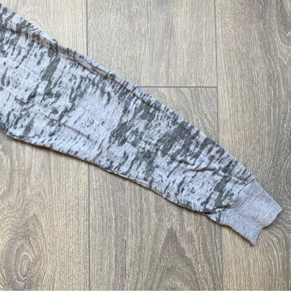 PINK Victoria's Secret Grey Burnout Long Sleeve Top T-shirt Size Small - Picture 7 of 14